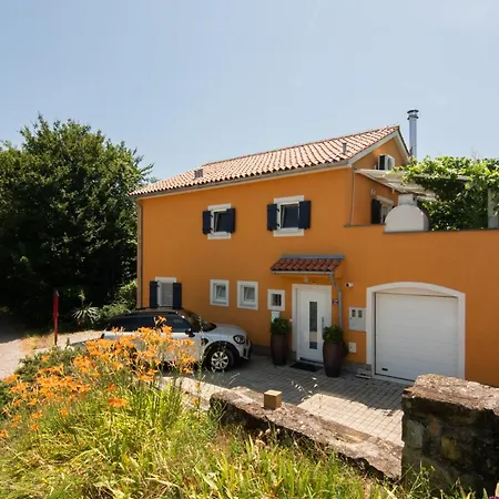 Apartma Oljka Pomjan